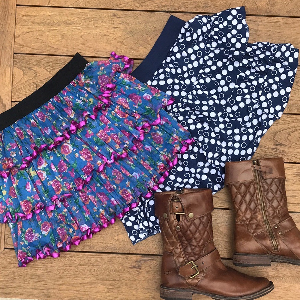2 girls skirts